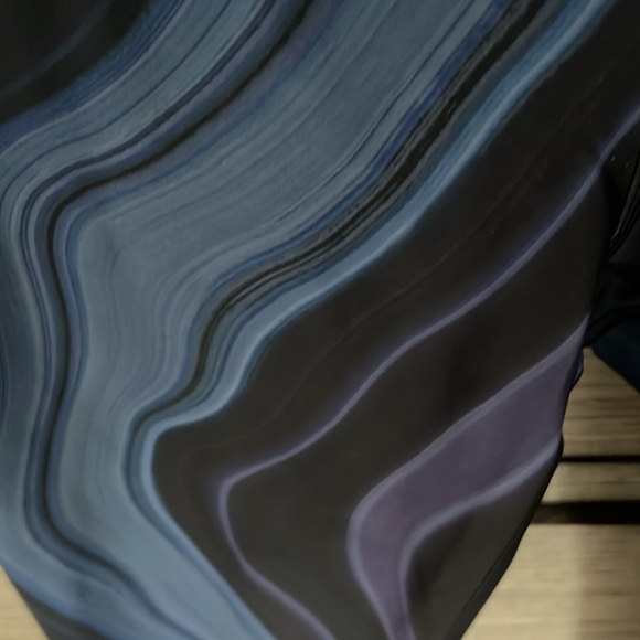 NWT Athleta Accelerate Geode Crop size Small. Approximate measurements in pics. - Picture 2 of 9